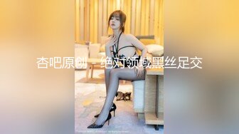 素颜都很美的超级清纯小美女，和小鲜肉男友沙发上啪啪，女神趴着让男友后入，男友小弟弟太短了总是滑出来