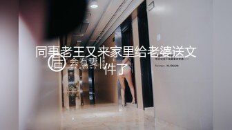 ⚫️⚫️推特上一对开放夫妻，韵味露脸骚妻【黄小桃】喜欢真空露点外出，最屌的是还带着儿子，简直无底线