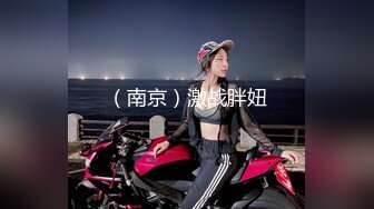 【战狼探索约良家】泡良大佬约操小少妇，巨乳风骚，摇着鸡巴调情聊天，硬了直接上马进洞干起来