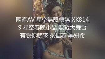 美容院的老板娘店里没人自己骚，自己给逼里拿注射器打性药，骚逼特写道具抽插浪荡呻吟，尿尿给狼友看真骚续