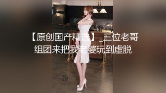   熟女骚逼就是欠操无套被大屌男狠狠打桩，几分钟就白浆流出，精液射一逼