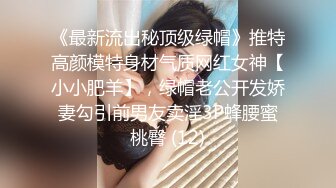  小李寻欢酒店约操骚熟女，掏出奶子吸吮狂揉穴，先给屌刮毛再操，双腿肩上扛大力输出