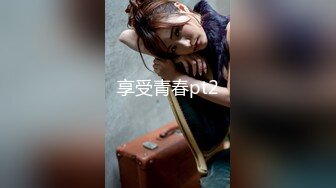 【新片速遞】商场女厕连拍两位漂亮的小美女，好担心白衣妹把黑木耳扯下来