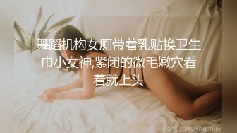 高颜值TS王小爱，16年直播全程跟粉丝干仗我是人妖又怎样，你不照样来看吗，对骂声音可爱死啦咦！！！