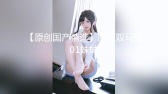 夜市女厕超级靓女❤️怕你c看不清楚她的逼特意扒开给你看看清楚