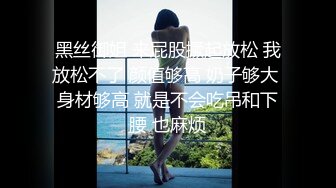 粉嫩嫩的少女，颜值高身材好奶子大，无毛白虎逼镜头前的性感诱惑，跟狼友互动撩骚听指挥，道具抽插高潮不断